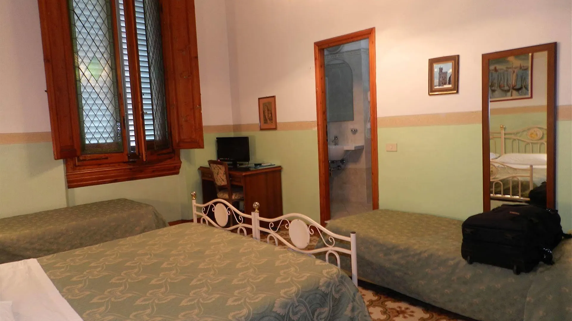 Hotel Desiree Florenz 3*,